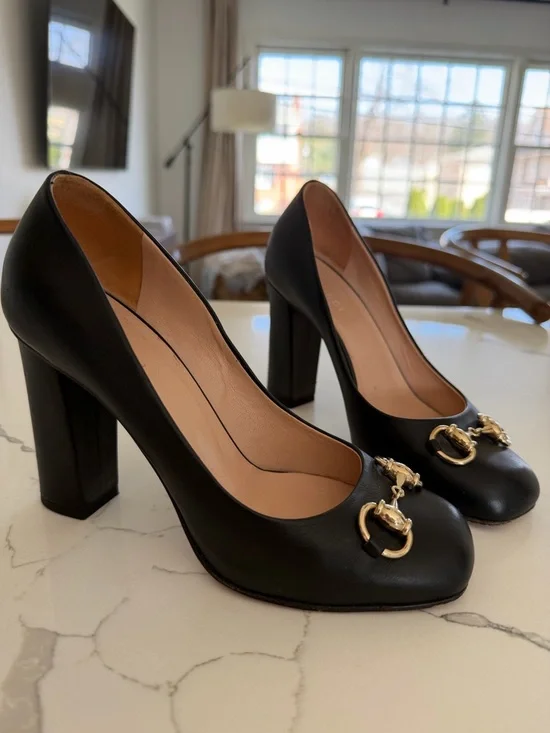 Gucci Black Leather Pump with Gold Horsebit Accent - Picture 1 of 8